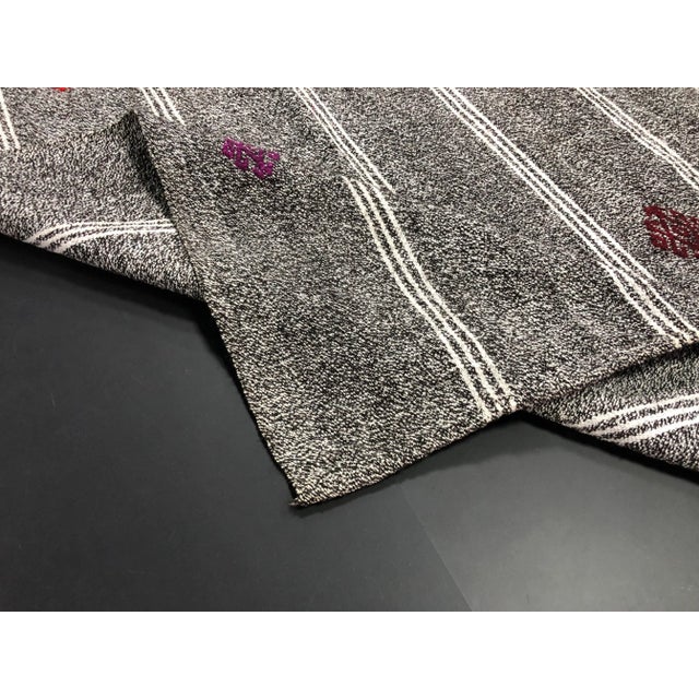 1960s Vintage Primitive Turkish Handmade Organic Anatolian Wool Kilim Rug- 4′ × 9′1″ For Sale - Image 4 of 11