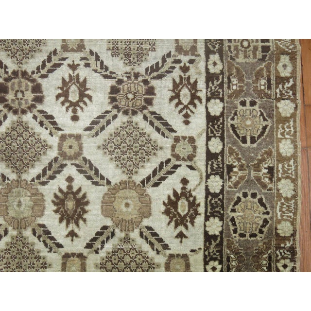 Mid-20th Century Primitive Hand Knotted White and Brown Turkish Anatolian Rug For Sale In New York - Image 6 of 6