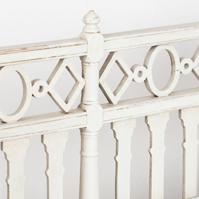 Wood 19th Century Swedish Gustavian White Painted Pine Bench Settee With Slat Back For Sale - Image 7 of 13