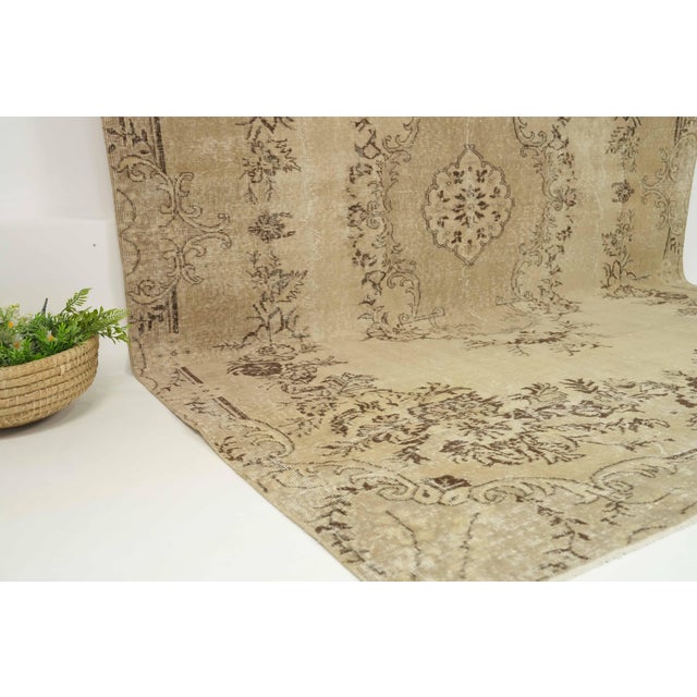 1970s Vintage Turkish Handmade Wool Cotton Beige Area Rug For Sale - Image 4 of 12