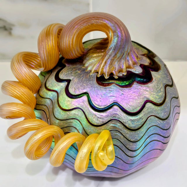 Eric Dandurand Iridescent Art Glass Pumpkin – Harmony Glassworks 2012 For Sale - Image 4 of 9