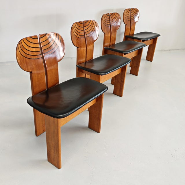 Africa Chairs in Walnut and Leather by Afra and Tobia Scarpa for Maxalto, 1970s, Set of 4 For Sale - Image 17 of 18