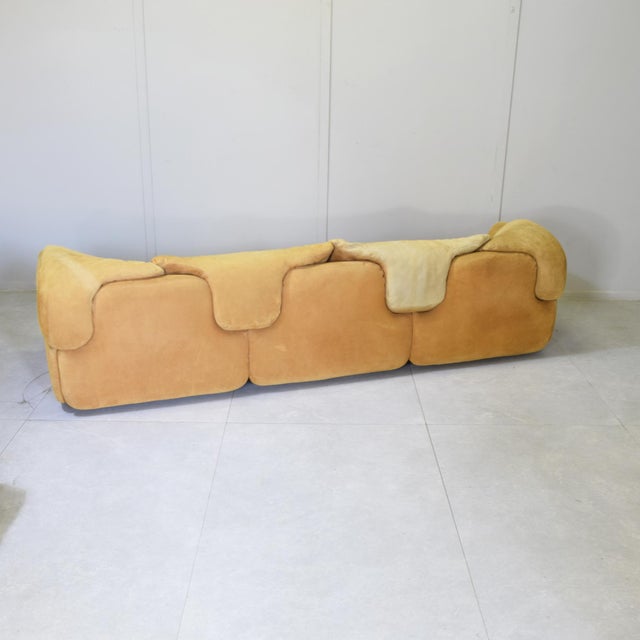 Ochre Suede Three-Seater Modular Sofa by Alberto Rosselli for Saporiti, Italy, 1970s For Sale - Image 9 of 12