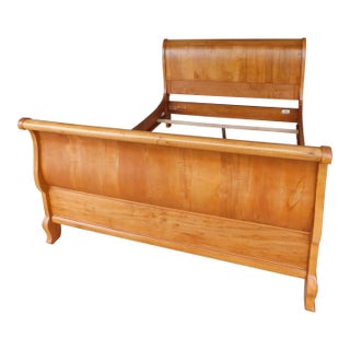 Ethan Allen Legacy Collection Queen Size Sleigh Bed 13-56405 Finish 213 For Sale