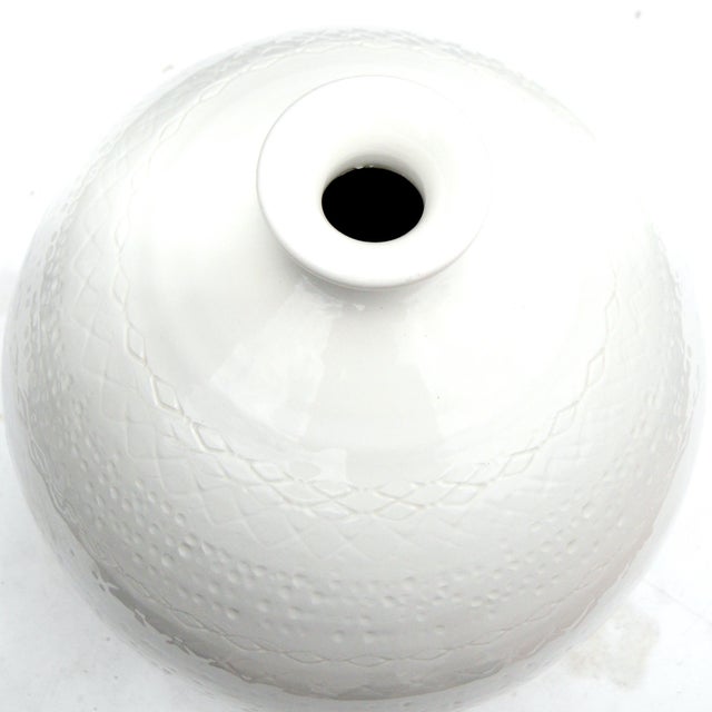 Fine Italian Ceramiche Tadinate Cream Sgraffito Mid-Century Ball Vase For Sale - Image 11 of 15