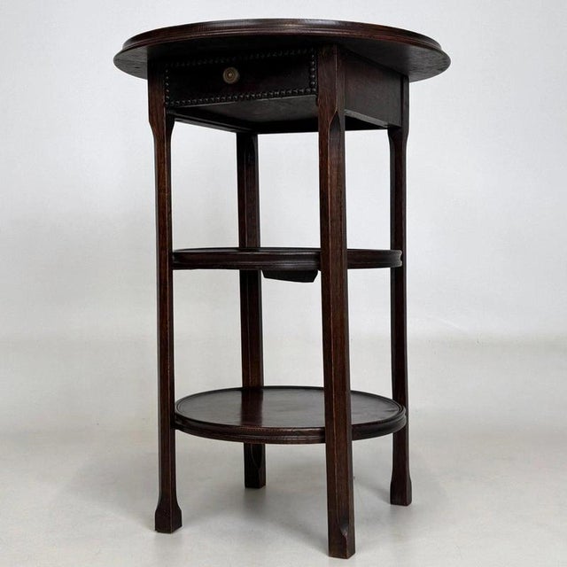 Antique English Edwardian Oak Round Side Table, 1900s For Sale - Image 3 of 13