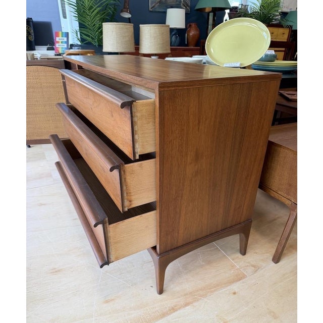 1960s Walnut Credenza From the Lane ‘Rhythm’ Collection For Sale - Image 10 of 11