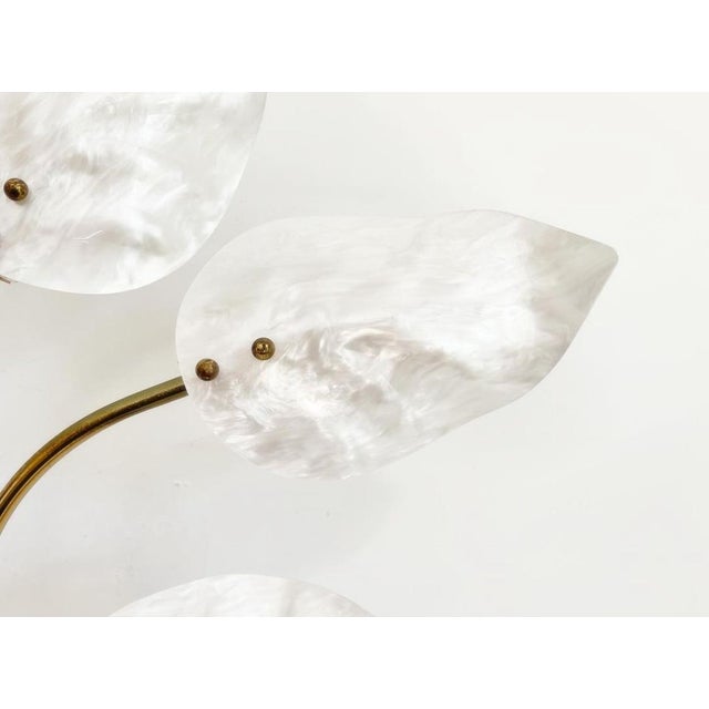 Mother of Pearl Lucite Leaves Lamp, C1970 For Sale - Image 6 of 12