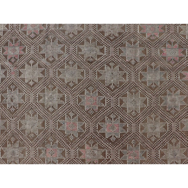 Textile Vintage Turkish Embroidered Kilim With All-Over Star Design on a Taupe Ground For Sale - Image 7 of 13