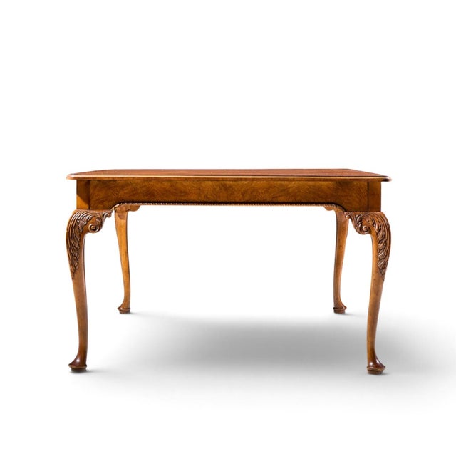 Late 20th Century Baker Furniture Stately Homes Queen Anne Walnut Expanding Dining Table With 3 Leaves For Sale - Image 5 of 17
