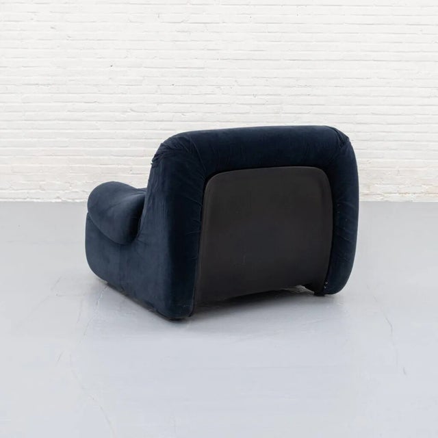 Malu lounge chair, designed by Diego Mattu for 1P Italy. This rare 1970s design stands out for its soft, rounded forms and...