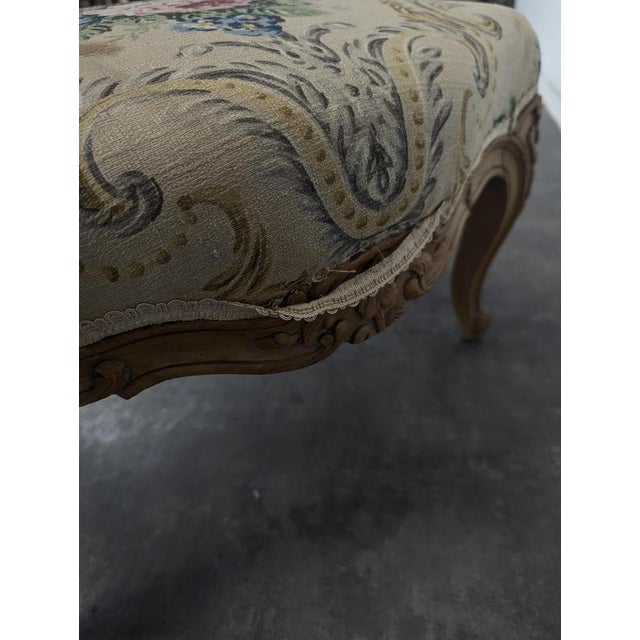 Wood Louis XV Style Longue Chair in Wood with Floral Tapestry For Sale - Image 7 of 9