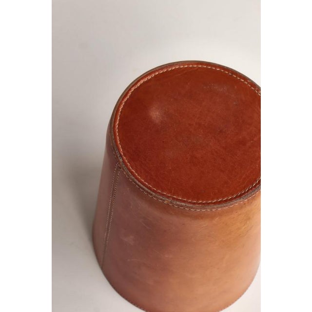 Paper Basket in Patinated Saddle Leather and Brass attributed to Carl Auböck, 1950s For Sale - Image 9 of 11