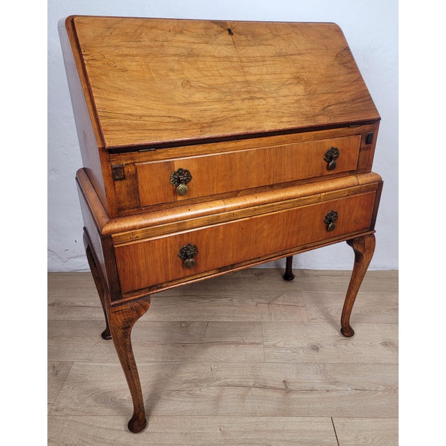 Mid-Century Modern Vintage Walnut Writing Bureau from Denby & Spinks, 1940s For Sale - Image 3 of 18