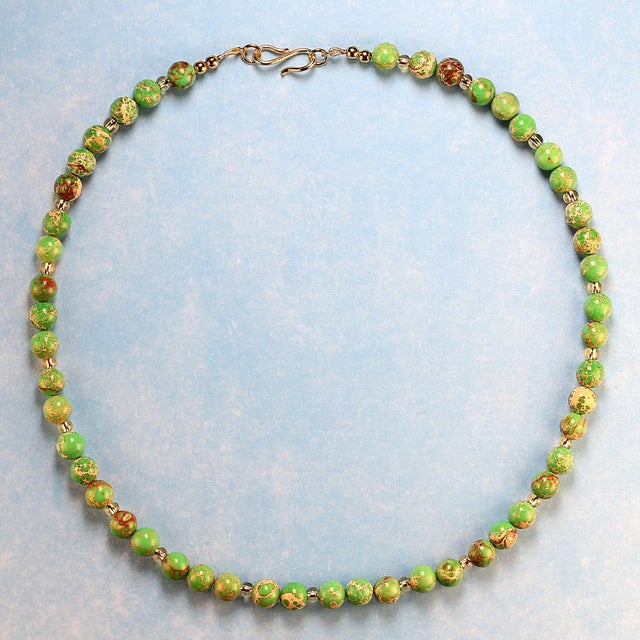 20-Inch Natural Green Imperial Stone Necklace For Sale - Image 10 of 10