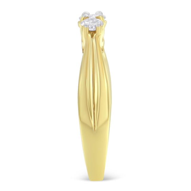 Early 21st Century 10K Yellow Gold Three-stone Diamond Ring (0.50 cttw, J-K Color, I2-I3 Clarity) Size 6 For Sale - Image 5 of 7