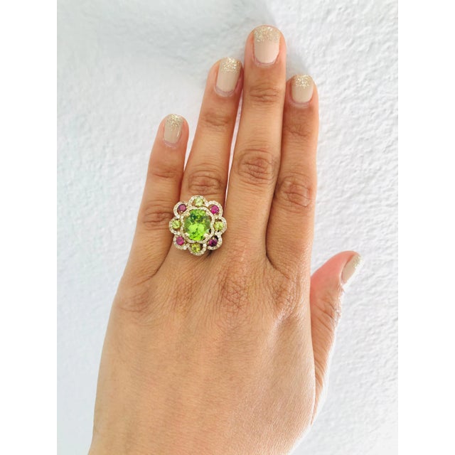 2020s 6.20 Carat Peridot Garnet White Sapphire Yellow Gold Cocktail Ring For Sale - Image 5 of 6