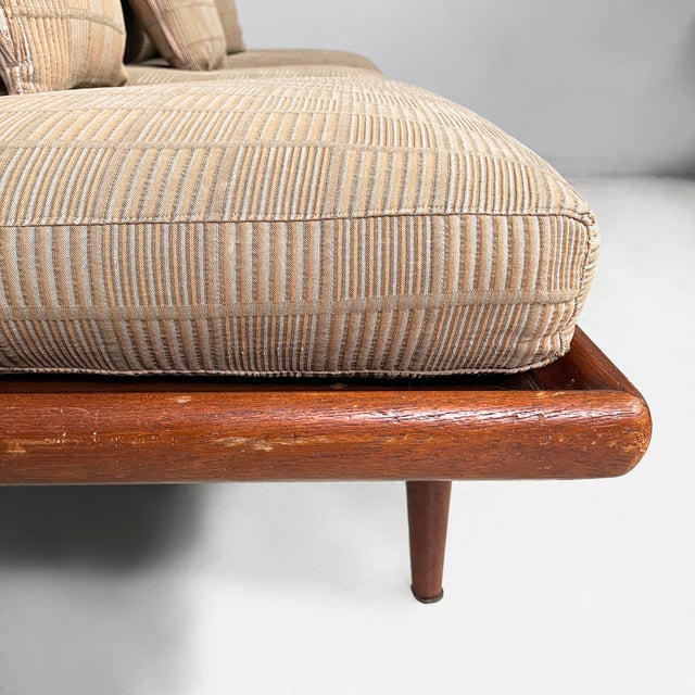 Mid-Century Modern Danish Beige Fabric and Wood Sofa by Peter Hvidt for France & Daverkosen, 1960s For Sale - Image 17 of 18