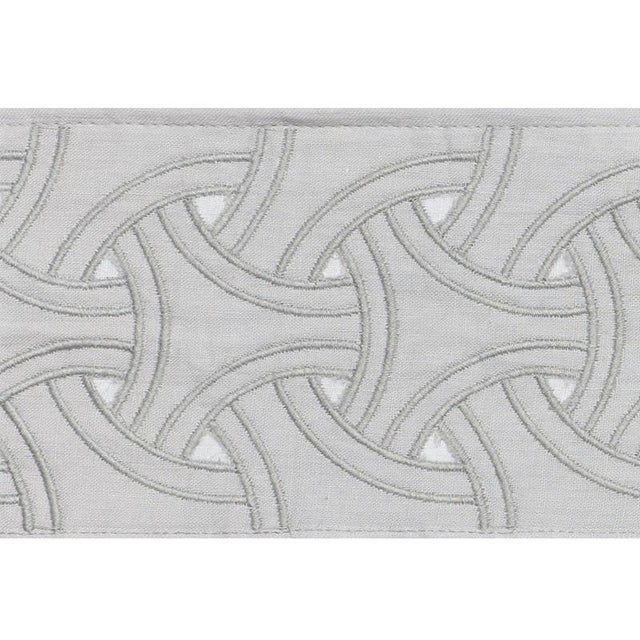 Smart and stylish, this interlocking applique design adds a couture touch to upholstery, pillows or window treatments....