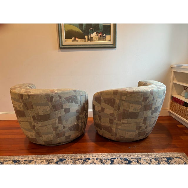 Vladimir Kagan Mid 20th Century Kagan Style Nautilus Swivel Lounge Chairs - Pair For Sale - Image 4 of 5