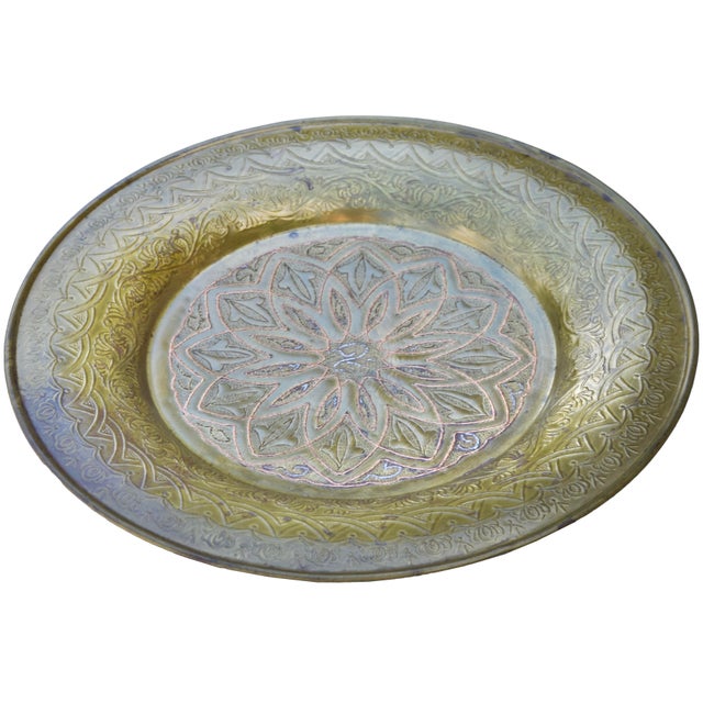Moroccan Early 20th Century Hand-Engraved Brass Tray With Copper Floral Motif For Sale - Image 3 of 8