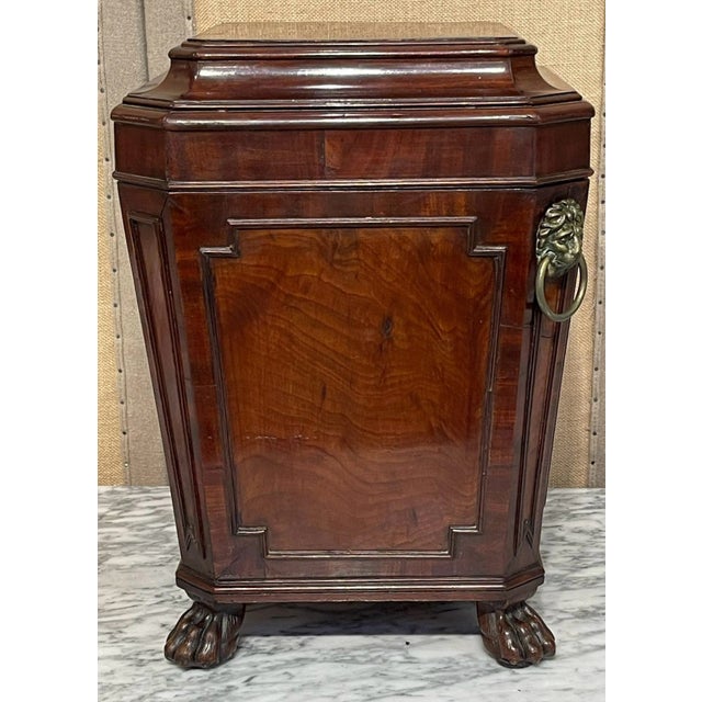 Traditional Diminutive Regency Mahogany & Brass Cellarette, Attributed to Gillows & Co. For Sale - Image 3 of 12