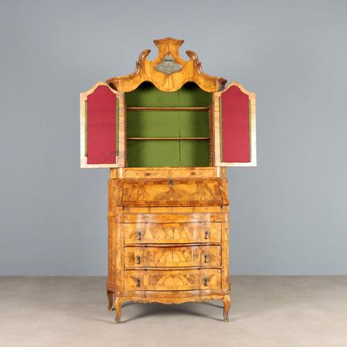 Baroque-Style Secretaire in Veneered Walnut For Sale - Image 3 of 15