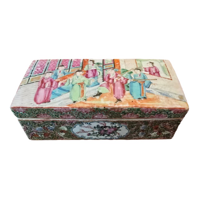 Mid 19th Century Antique Chinese Porcelain Jewelry Jewel Box Medallion For Sale