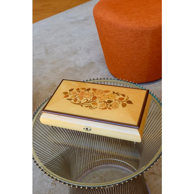 Mid 20th Century Italian Sorrento Inlaid Floral Bouquet Musical Box For Sale - Image 4 of 6