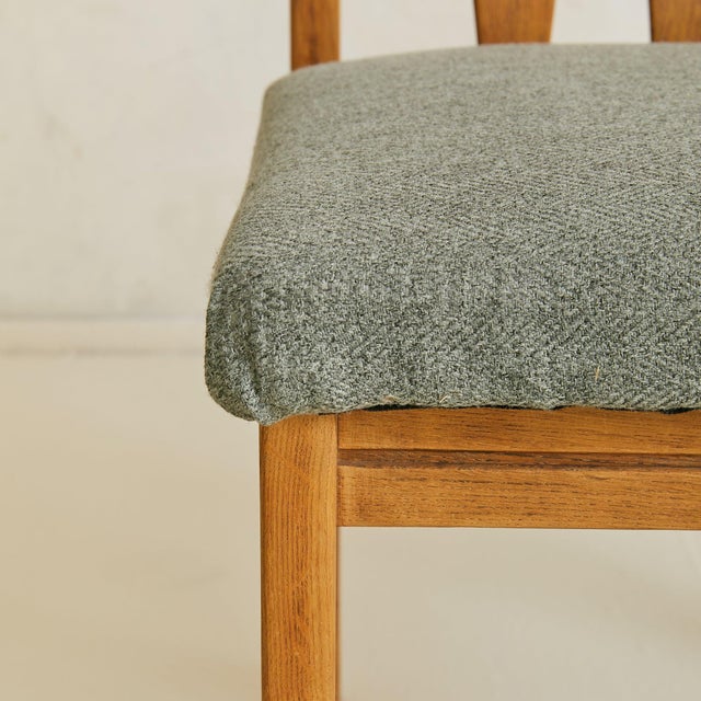 French Oak Accent Chair in the Manner of Guillerme et Chambron, 1960s For Sale In Chicago - Image 6 of 18