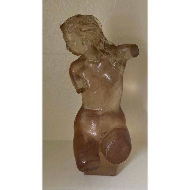 Plastic Late 20th Century Dorothy Draper Lucite Bust Sculpture - Unsigned Missing Label Sticker For Sale - Image 7 of 9