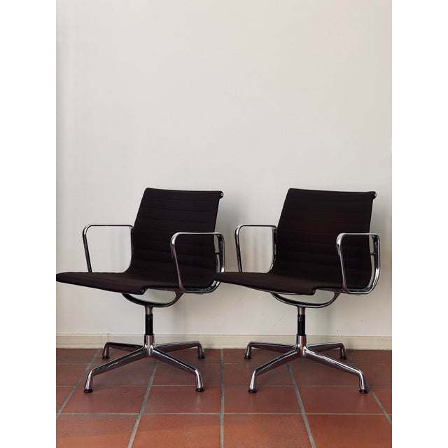 EA108 Aluminium Swivel Chair by Charles and Ray Eames for Vitra, 1990s, Set of 2 For Sale - Image 10 of 18