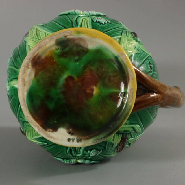 George Jones Majolica Lily on Barrel Jug For Sale - Image 10 of 12