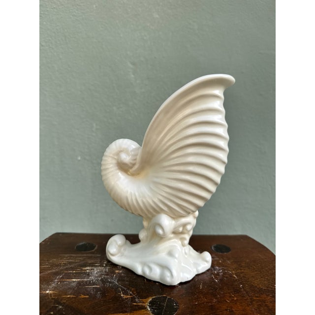 American Vintage White Pearlescent Ceramic Cornucopia Vase — Coastal Hollywood Regency Shell For Sale - Image 3 of 6
