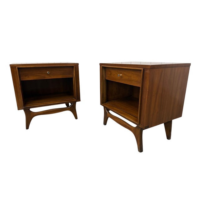 Mid-Century Modern Mid-Century Modern Kent Coffey Insignia Walnut Nightstands - Set of 2 For Sale - Image 3 of 11