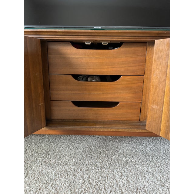 1960s Bassett Furniture Industries Mid Century Modern Dresser and Nightstand, 2 Pieces For Sale - Image 9 of 17
