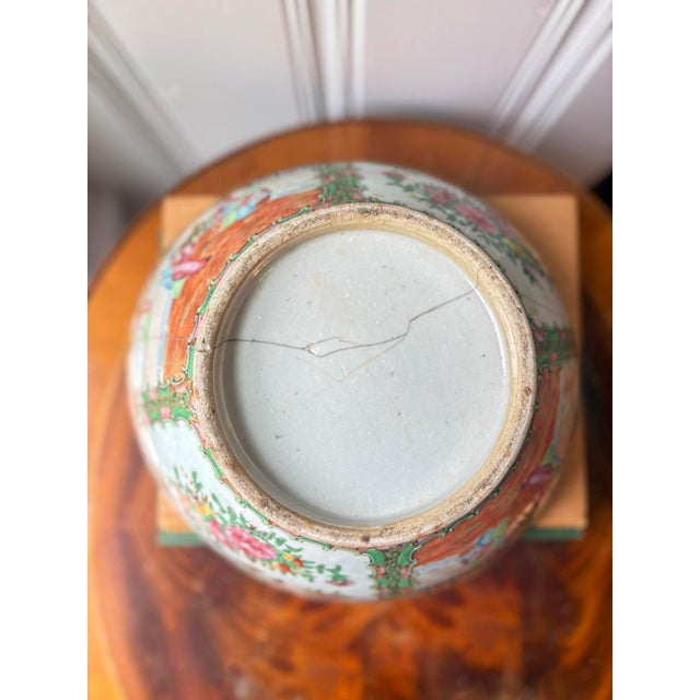 Late 19th Century Antique Large Chinese Rose Medallion Bowl (With Crack) | 19th Century Famille Rose Porcelain For Sale - Image 5 of 5