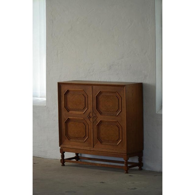 Danish Modern Sclulptural Cabinet in Oak and Burl Wood Veneer, 1950s For Sale - Image 16 of 18