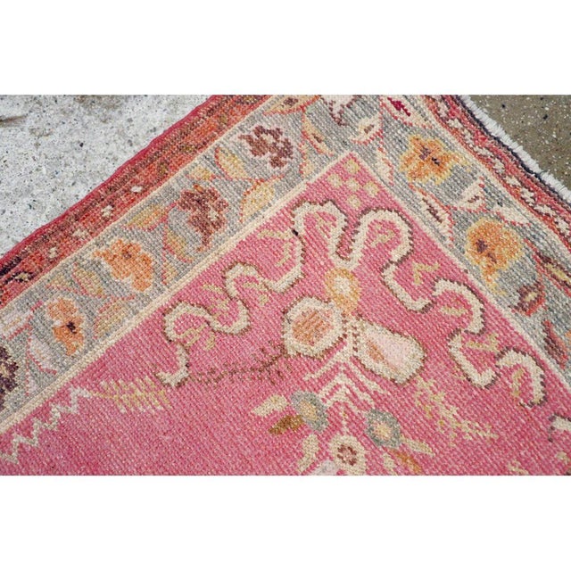 Early 20th Century Galerie Shabab Collection Early 20th Century Turkish Oushak Rug For Sale - Image 5 of 6