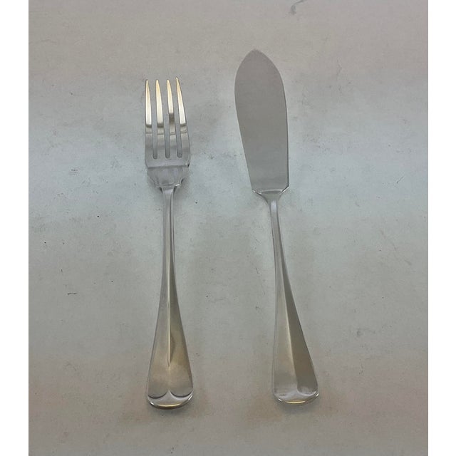 James Dixon & Sons 1980s Silver Plate Set of 12 Pair Fish Eaters, Fish Forks & Fish Knives, Rattail - 24 pcs For Sale - Image 4 of 13