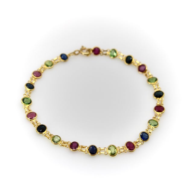 1990s Vintage 18k Gold Blue and Green Sapphire and Ruby Bracelet For Sale - Image 5 of 7