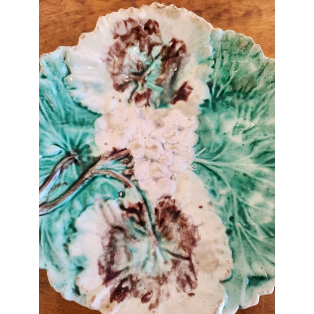 Green 19th Century English Majolica Begonia Serving Dish For Sale - Image 8 of 12