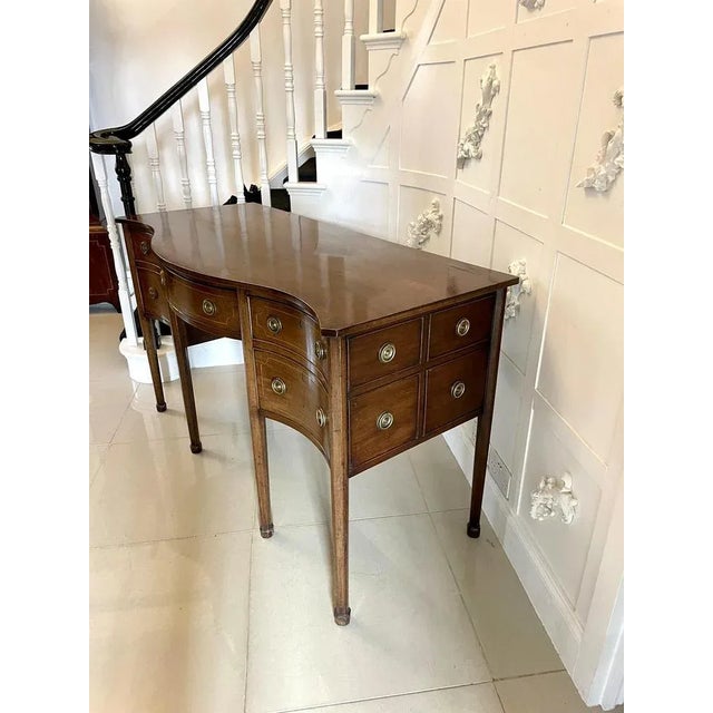 George III Mahogany Serpentine Shaped Sideboard, 1780s For Sale - Image 3 of 11