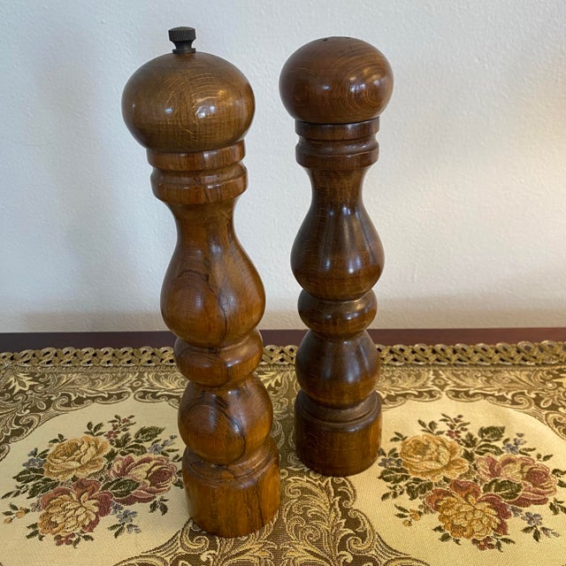 Vintage Japanese Turned Wood Salt Shaker & Pepper Mill Grinder- Set of 2 For Sale In Raleigh - Image 6 of 6