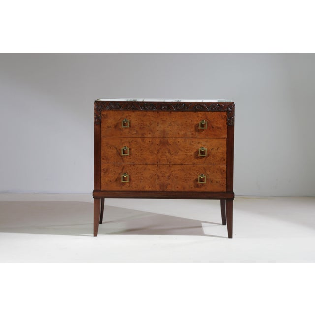 French Art Deco Chest of Drawers in Burl Veneer with Marble Top, 1930 For Sale - Image 12 of 16