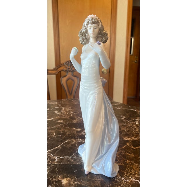 Mid-Century Modern Lladro Female Figurine Wearing Floral Headband For Sale - Image 3 of 8
