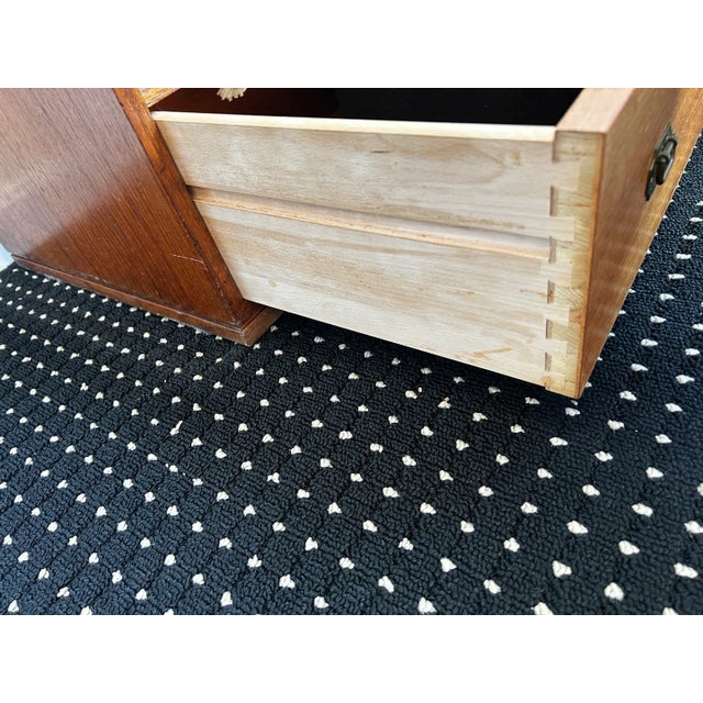 Vintage Mid-Century Modern Teak 5-Drawer Chest With Brass Drop Handles For Sale - Image 15 of 15