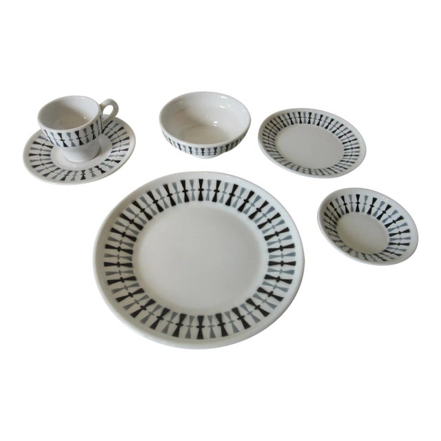 Paul McCobb 10 Place Setting China 60 Pcs. By Jackson China Co. For Sale