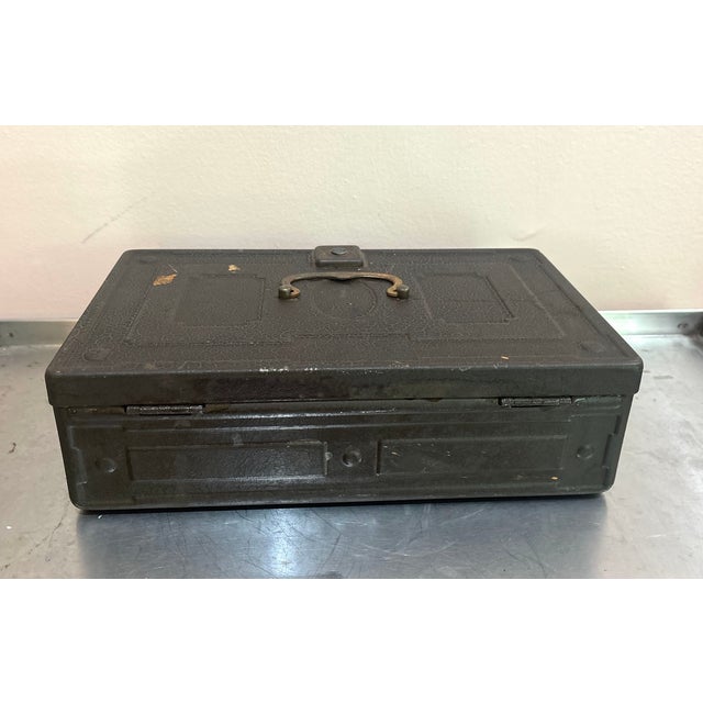 Industrial 1930s-40s Dark Green Metal Cash Box For Sale - Image 3 of 4