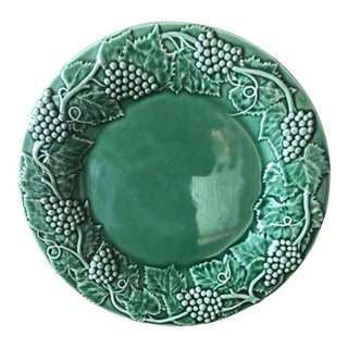 Portuguese Bordallo Pinheiro Green Grape and Grape Leaf Serving Dish For Sale